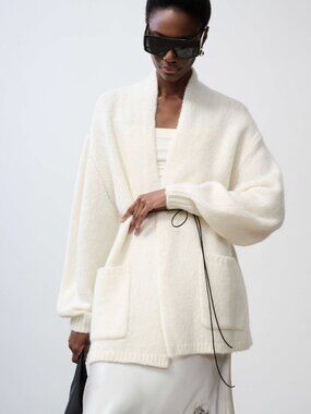 NEW SRG-Atelier Brookelynn Cardigan in Ivory